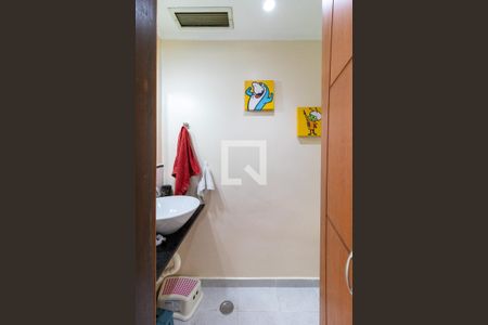 Casa à venda com 156m², 2 quartos e 2 vagasLavabo