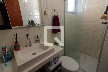 Banheiro de apartamento à venda com 2 quartos, 60m² em Jardim Monte Alegre, Taboão da Serra