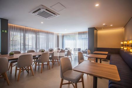 Apartamento para alugar com 77m², 3 quartos e 1 vaga Apartamento para alugar com 77m², 3 quartos e 1 vagaÁrea comum - Salão de festas