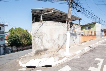 Casa à venda com 150m², 4 quartos e 2 vagas Casa à venda com 150m², 4 quartos e 2 vagasFachada