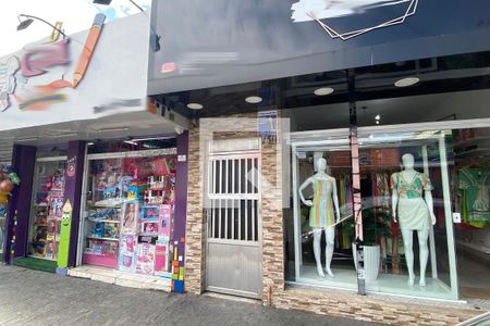 Casa para alugar com 80m², 2 quartos e sem vagaFachada