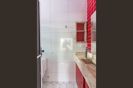 Banheiro da Suíte de casa à venda com 4 quartos, 220m² em Cipava, Osasco