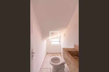 Casa à venda com 220m², 4 quartos e 4 vagas Casa à venda com 220m², 4 quartos e 4 vagasLavabo