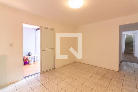 Casa à venda com 220m², 4 quartos e 4 vagas Casa à venda com 220m², 4 quartos e 4 vagasSala