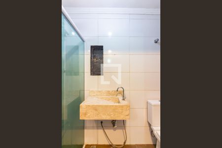 Casa à venda com 220m², 4 quartos e 4 vagas Casa à venda com 220m², 4 quartos e 4 vagasBanheiro da Suíte 2