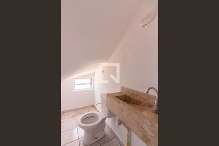 Casa à venda com 220m², 4 quartos e 4 vagas Casa à venda com 220m², 4 quartos e 4 vagasLavabo