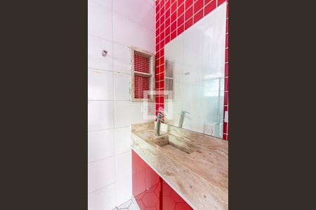 Banheiro da Suíte de casa à venda com 4 quartos, 220m² em Cipava, Osasco