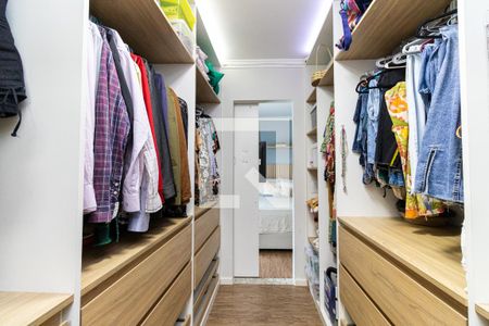 Casa de condomínio à venda com 156m², 2 quartos e 2 vagas Casa de condomínio à venda com 156m², 2 quartos e 2 vagasCloset da suíte 2