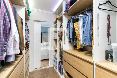 Casa de condomínio à venda com 156m², 2 quartos e 2 vagas Casa de condomínio à venda com 156m², 2 quartos e 2 vagasCloset da suíte 2