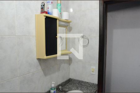 Casa à venda com 213m², 5 quartos e 2 vagasBanheiro 1