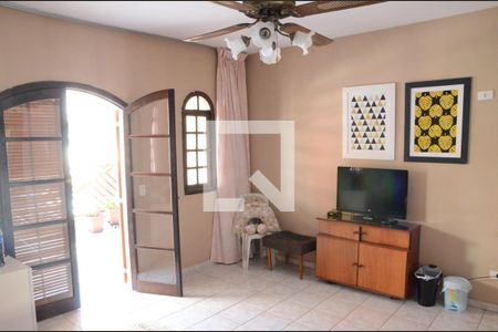 Casa à venda com 213m², 5 quartos e 2 vagasQuarto 1