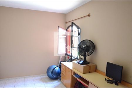 Casa à venda com 213m², 5 quartos e 2 vagasQuarto 3