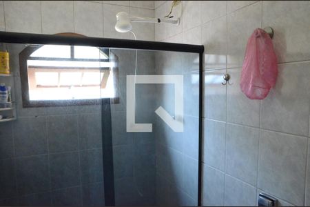 Casa à venda com 213m², 5 quartos e 2 vagasBanheiro 2