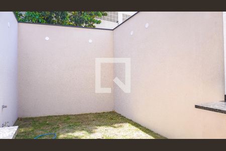 Casa à venda com 165m², 3 quartos e 2 vagas Casa à venda com 165m², 3 quartos e 2 vagasQuintal