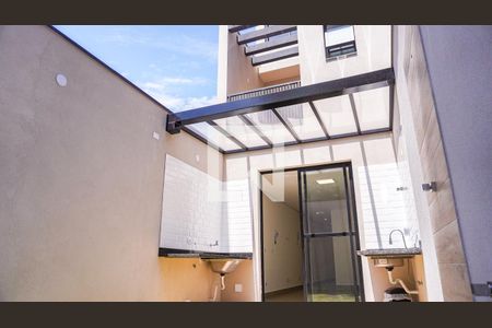 Casa à venda com 165m², 3 quartos e 2 vagas Casa à venda com 165m², 3 quartos e 2 vagasQuintal