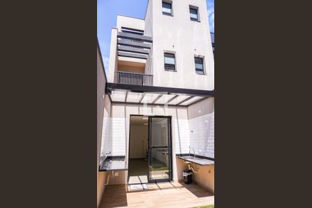 Casa à venda com 165m², 3 quartos e 2 vagas Casa à venda com 165m², 3 quartos e 2 vagasQuintal