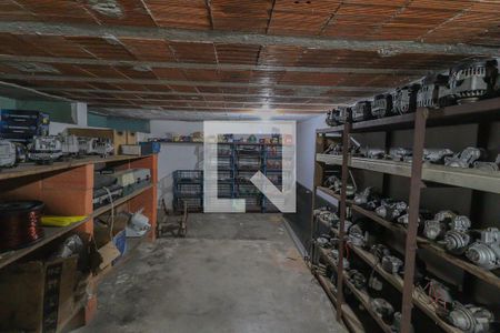 Casa para alugar com 480m², 2 quartos e 5 vagasPorão