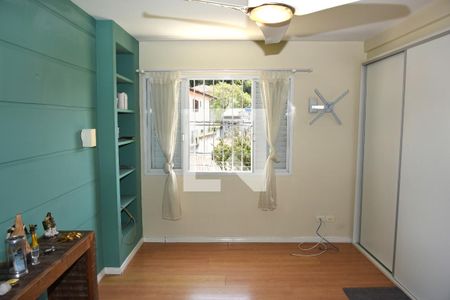 Casa à venda com 249m², 4 quartos e 3 vagasQuarto 1 - Suíte