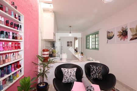Casa à venda com 264m², 4 quartos e 2 vagas Casa à venda com 264m², 4 quartos e 2 vagasSala - casa 3