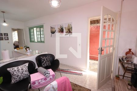 Casa à venda com 264m², 4 quartos e 2 vagas Casa à venda com 264m², 4 quartos e 2 vagasSala - casa 3