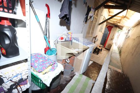 Casa à venda com 264m², 4 quartos e 2 vagas Casa à venda com 264m², 4 quartos e 2 vagasLavanderia 1
