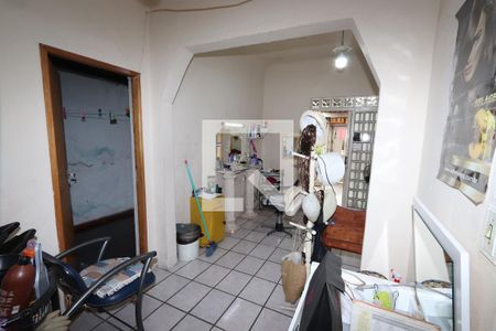 Casa à venda com 264m², 4 quartos e 2 vagas Casa à venda com 264m², 4 quartos e 2 vagasGaragem