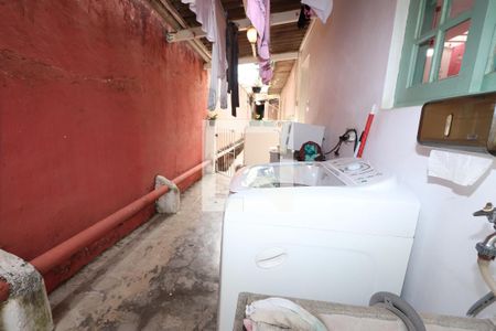 Casa à venda com 264m², 4 quartos e 2 vagas Casa à venda com 264m², 4 quartos e 2 vagasLavanderia - casa 3
