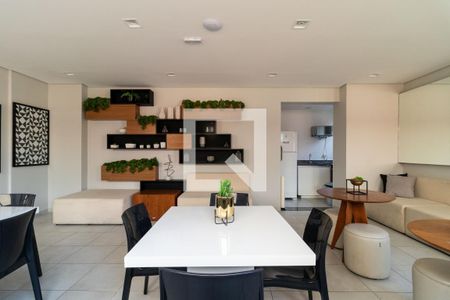 Apartamento para alugar com 35m², 2 quartos e 1 vaga Apartamento para alugar com 35m², 2 quartos e 1 vagaÁrea comum - Salão de festas