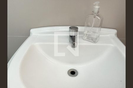 Casa para alugar com 100m², 2 quartos e 1 vaga Casa para alugar com 100m², 2 quartos e 1 vagaBanheiro