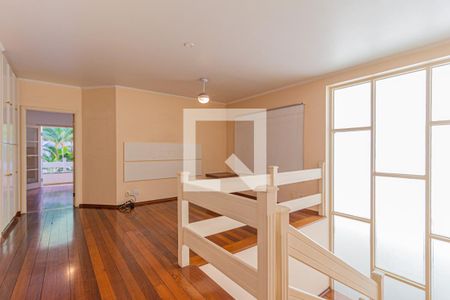 Sala de TV de casa à venda com 4 quartos, 384m² em Adalgisa, Osasco