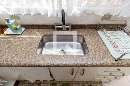 Casa à venda com 196m², 4 quartos e 2 vagasDetalhe - Cozinha