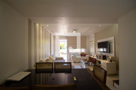 Sala de casa de condomínio à venda com 4 quartos, 140m² em Recreio dos Bandeirantes, Rio de Janeiro