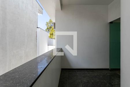 Casa para alugar com 380m², 6 quartos e 4 vagas Casa para alugar com 380m², 6 quartos e 4 vagasVaranda 2