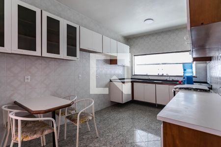 Casa para alugar com 380m², 6 quartos e 4 vagas Casa para alugar com 380m², 6 quartos e 4 vagasCozinha