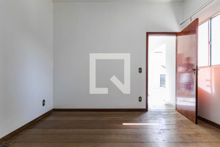 Casa para alugar com 380m², 6 quartos e 4 vagas Casa para alugar com 380m², 6 quartos e 4 vagasQuarto 6 - Suíte