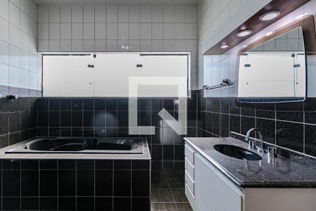 Casa para alugar com 380m², 6 quartos e 4 vagas Casa para alugar com 380m², 6 quartos e 4 vagasBanheiro - Quarto 3 - Suíte