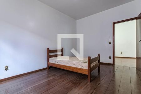 Casa para alugar com 380m², 6 quartos e 4 vagas Casa para alugar com 380m², 6 quartos e 4 vagasQuarto 2