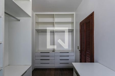 Casa para alugar com 380m², 6 quartos e 4 vagas Casa para alugar com 380m², 6 quartos e 4 vagasCloset - Quarto 4 - Suíte