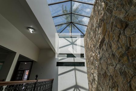 Casa para alugar com 380m², 6 quartos e 4 vagas Casa para alugar com 380m², 6 quartos e 4 vagasCorredor