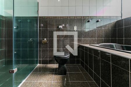 Casa para alugar com 380m², 6 quartos e 4 vagas Casa para alugar com 380m², 6 quartos e 4 vagasBanheiro - Quarto 3 - Suíte