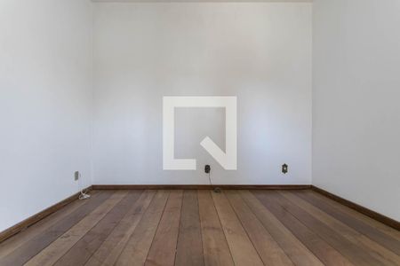 Casa para alugar com 380m², 6 quartos e 4 vagas Casa para alugar com 380m², 6 quartos e 4 vagasQuarto 6 - Suíte