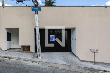 Casa para alugar com 380m², 6 quartos e 4 vagas Casa para alugar com 380m², 6 quartos e 4 vagasFachada