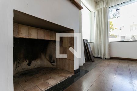 Casa para alugar com 380m², 6 quartos e 4 vagas Casa para alugar com 380m², 6 quartos e 4 vagasSala de TV