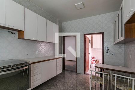 Casa para alugar com 380m², 6 quartos e 4 vagas Casa para alugar com 380m², 6 quartos e 4 vagasCozinha