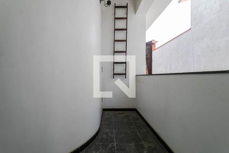 Casa para alugar com 380m², 6 quartos e 4 vagas Casa para alugar com 380m², 6 quartos e 4 vagasVaranda 2