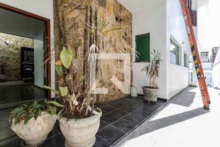 Casa para alugar com 380m², 6 quartos e 4 vagas Casa para alugar com 380m², 6 quartos e 4 vagasVaranda