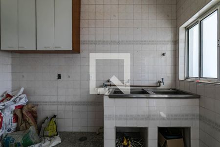 Casa para alugar com 380m², 6 quartos e 4 vagas Casa para alugar com 380m², 6 quartos e 4 vagasÁrea de Serviço