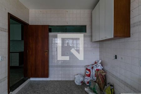 Casa para alugar com 380m², 6 quartos e 4 vagas Casa para alugar com 380m², 6 quartos e 4 vagasÁrea de Serviço