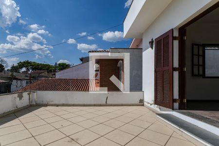 Casa para alugar com 380m², 6 quartos e 4 vagas Casa para alugar com 380m², 6 quartos e 4 vagasVaranda - Quarto 3 - Suíte