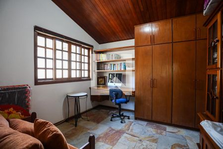 Casa de condomínio para alugar com 350m², 4 quartos e 4 vagasQuarto 4 / escritório